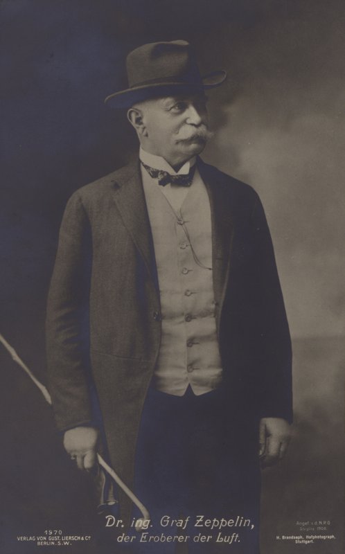 Graf Ferdinand von Zeppelin, deutscher Luftschiffkonstrukteur von Photographer German