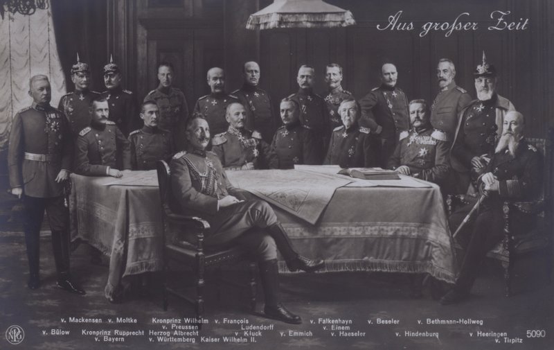 Kaiser Wilhelm II. von Deutschland mit hochrangigen deutschen Militärkommandanten (s/w Foto) von Photographer German