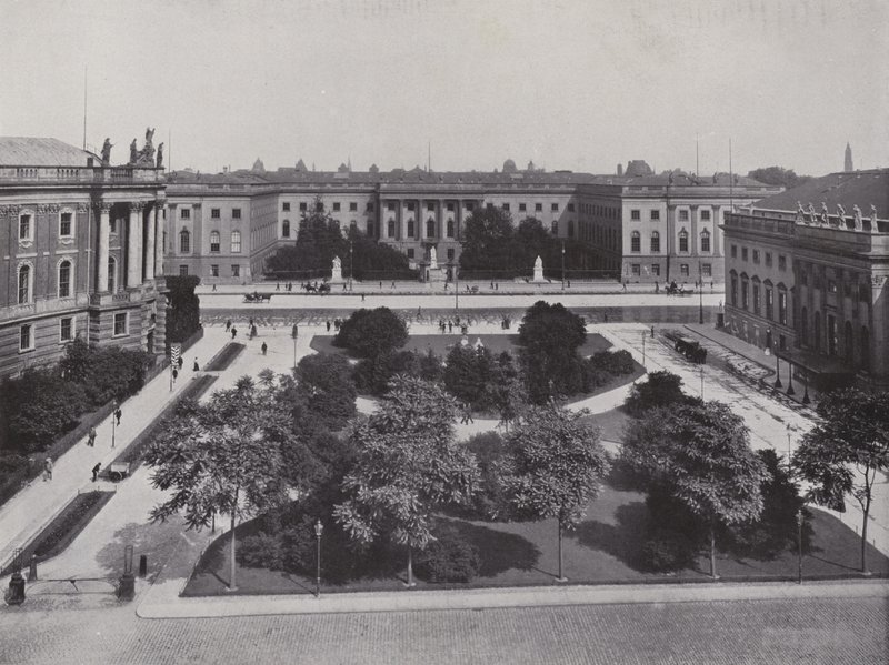 Opernplatz von Photographer German