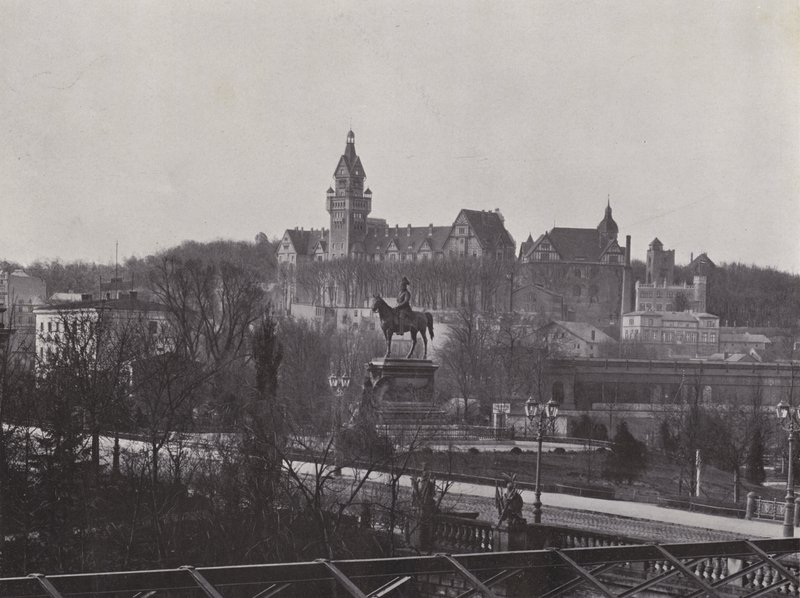 Potsdam, Kriegsschule und Denkmal Kaiser Wilhelm des Großen von Photographer German