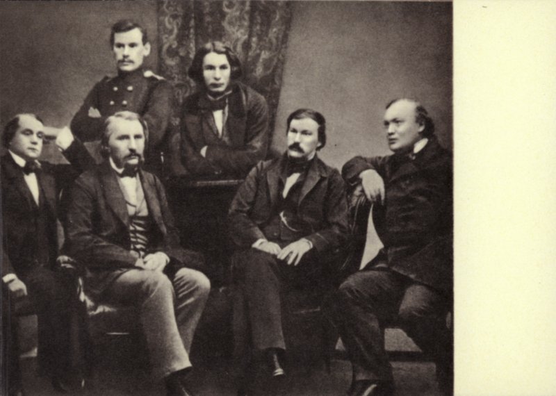 L N Tolstoi mit Schriftstellern und Mitwirkenden der Zeitschrift "Sovremennik", Petersburg von Russian Photographer