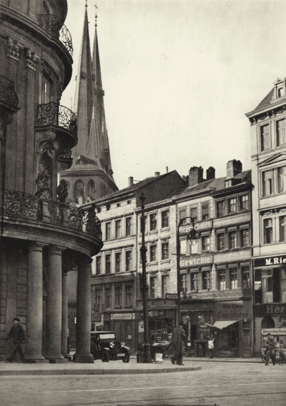 Berlin: Blick in die Poststraße (s/w Foto) von Sasha Stone