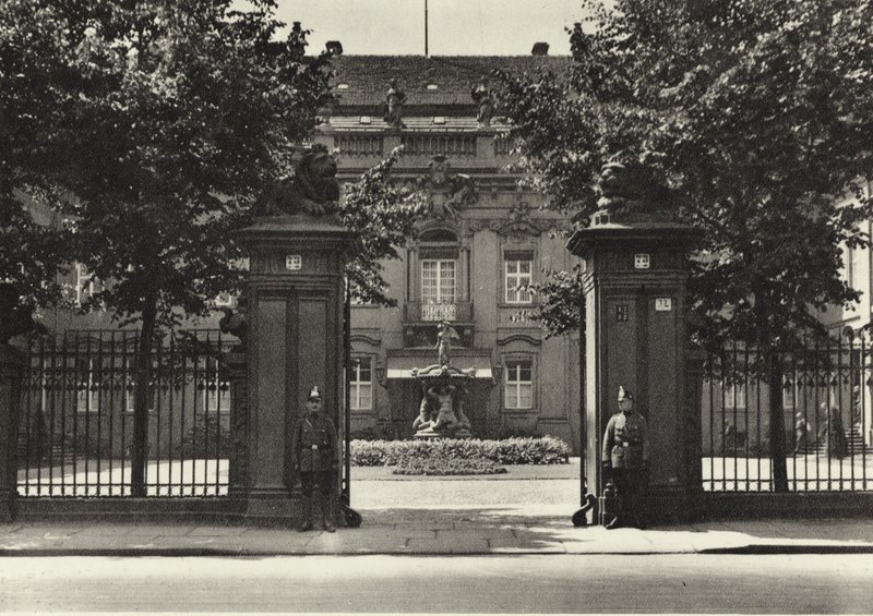 Berlin: Reichspräsidenten-Palais von Sasha Stone