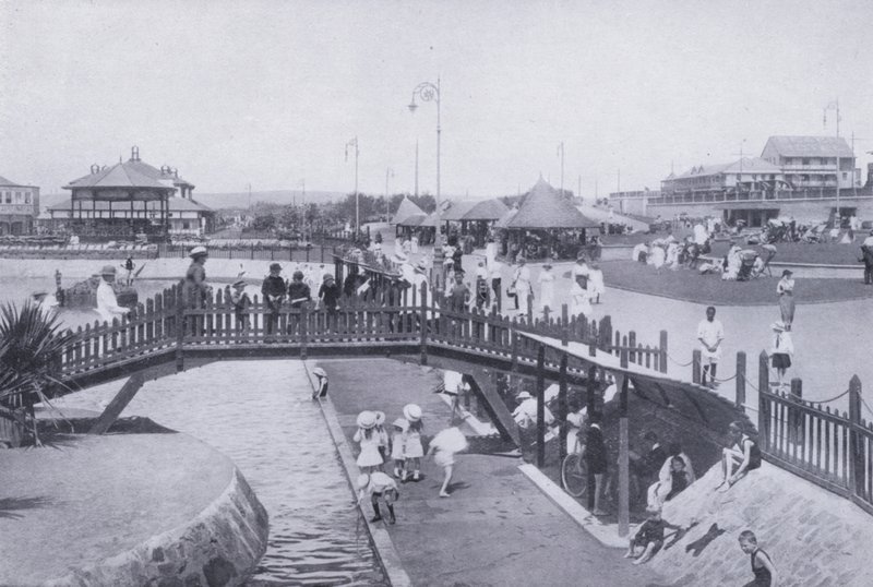 Brücke über den Kinderteich, Ocean Beach, Durban von South African Photographer