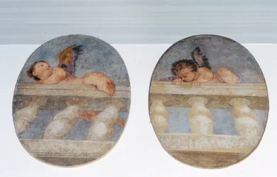 Zwei geflügelte Putti klettern über eine Balustrade, Rundbilder aus der Sakristei