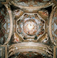 Kuppel mit Himmelfahrt der Jungfrau