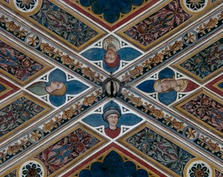 Köpfe und Pflanzenmotive (Detail)