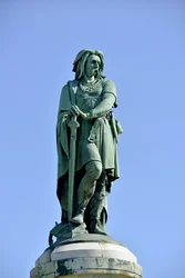 Kolossale Statue von Vercingetorix (72-46 v. Chr.), Gallischer Anführer. Skulptur von Millet Aime (1819-1891) 6,60 m hoch, errichtet 1865 auf dem westlichen Teil des Mont Auxois (Sockel 7 m hoch von Viollet Le Duc) Alise Sainte Reine 1865