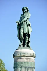 Kolossale Statue von Vercingetorix (72-46 v. Chr.), Gallischer Anführer - Skulptur von Millet Aime (1819-1891) 6,60 m hoch, errichtet 1865 im westlichen Teil des Mont Auxois (Sockel 7 m hoch von Viollet Le Duc) Alise Sainte Reine 1865