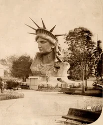 Der Kopf der Freiheitsstatue, 1883 in Paris ausgestellt