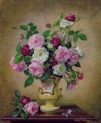 Rosen und Dahlien in einer Keramikvase