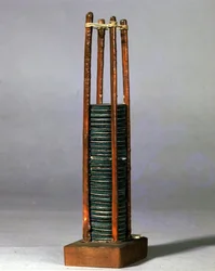Die Batterie von Alessandro (Alexander) Volta. Museum für Wissenschaft und Technologie, Mailand