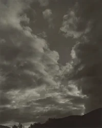 Musik - Eine Folge von zehn Wolkenfotografien, Nr. II