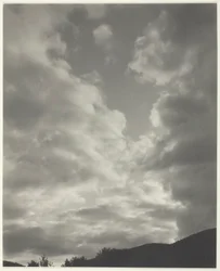 Musik - Eine Folge von zehn Wolkenfotografien, Nr. II