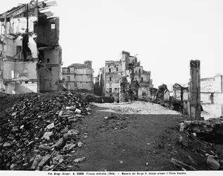 Zweiter Weltkrieg: Schäden durch den Bombenangriff in Borgo San Jacopo an der Ponte Vecchio in Florenz