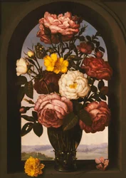 Rosen in einem Römer mit einer Turban-Hahnenfuß und einem Alpenveilchen in einem Fenster, eine Flusslandschaft dahinter