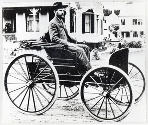 Erstes amerikanisches Automobil, entworfen und gebaut von Charles und Frank Duryea