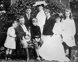 Präsident Theodore Roosevelt mit seiner Frau und Familie