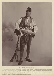 R J Levi, Konstantinopel