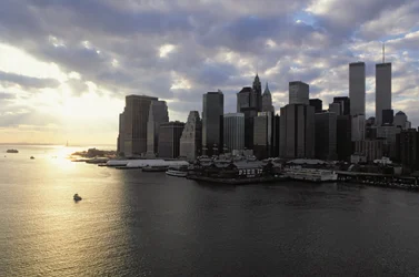 Blick auf das Finanzviertel über den East River