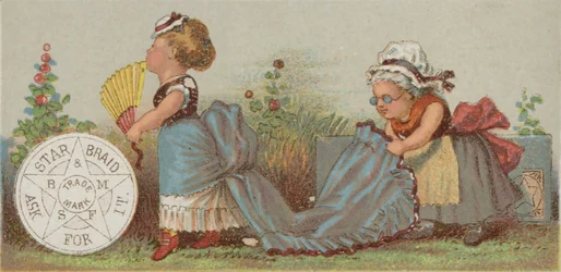 Frau hält Zug des Kleides