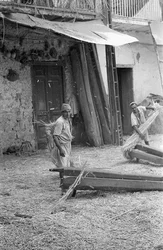 Hanfverarbeitung, Arbeiter bei den "Macennele"