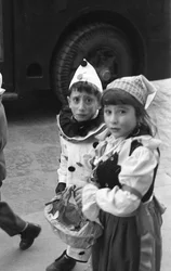 MASKIERTE KINDER IN CROTONE
