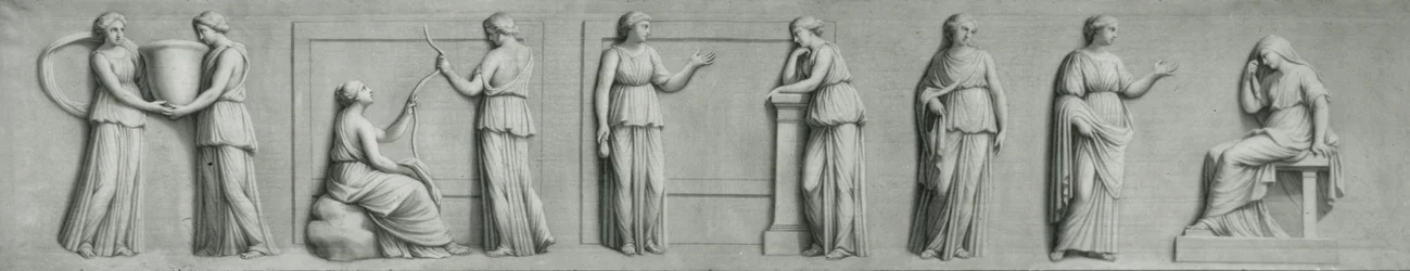 Ein Grisaille-Panel, das weibliche Figuren einschließlich Musen darstellt