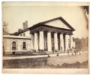 Vorderseite des Arlington House, 28. Juni 1864 (Sepia-Foto)
