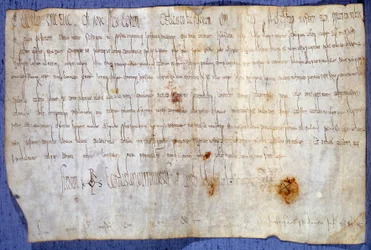 Urkunde von König Karl dem Großen (742-814), die die Abtei Saint Germain des Pres von der Steuer am 27.03.779 befreit. Paris, Nationalarchiv