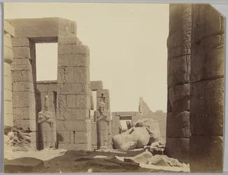 Ramesseum mit der Statue