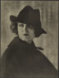 [Porträt einer unidentifizierten Hollywood-Schauspielerin]