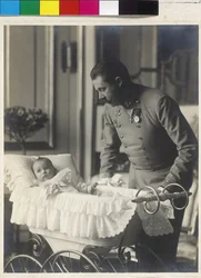 Erzherzog Franz Ferdinand mit seinem Sohn Maximilian