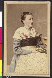 Frau in Livree - Salzburg?
