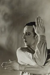 Postkarte von Robert Helpmann (1909-86) in The Wanderer, 1941