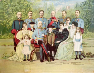 Mitglieder der österreichischen Kaiserfamilie, gruppiert um Kaiser Franz Joseph I. (1830-1916), um 1900