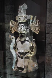 Weihrauchbrenner in Form des Gottes Tlaloc, Tlahuac, Spätpostklassische Periode, ca. 1500