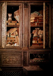 Studiolo von Herzog Frederic III von Montefeltre, Herzog von Urbino (Urbino), in Italien Federico III da Montefeltro (1422-1482). Detail, Holzmosaik, Ausführungen von Baccio Pontelli (1450-92) nach den Zeichnungen von Mariano dei Filipepi dit Sandro Bottic