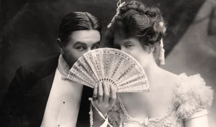 Billie Burke und Farren Soutar in einer Szene aus The Belle of Mayfair, frühes 20. Jahrhundert