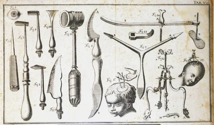 Chirurgische Tafel, die verschiedene Arten von chirurgischen Instrumenten, Hammer, Muschel, Messer zur Entfernung des Gehirns darstellt. Gravur von Benoit Louis Prevost (1735-1809) 18. Jahrhundert