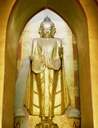 Stehender Buddha