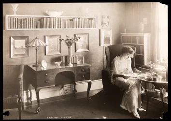 Crystal Herne, ca. 1905