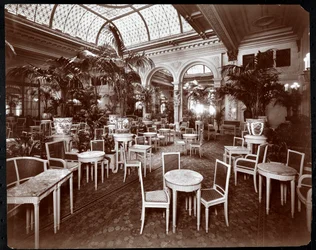 Lounge im Plaza Hotel, ca. 1907
