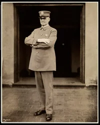 Porträt des größten Polizisten im Hotel Commodore, 1922