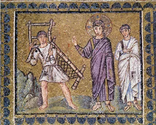 Heilung des Gelähmten, Kirche St. Apollinar der Neun von Ravenna, Wandmosaik, Italien, 6. Jahrhundert