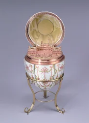 Gatchina Palast Ei, hergestellt von Mikhail Perkhin (fl.1884-1903) 1901 (Gold, en plein Email und Saatperlen)