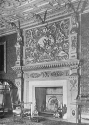 Boston House: Der Kamin im Salon