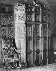 Schnitzerei in der Halle