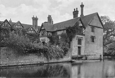 Auf dem Wassergraben