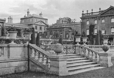 Parkseite der italienischen Gärten